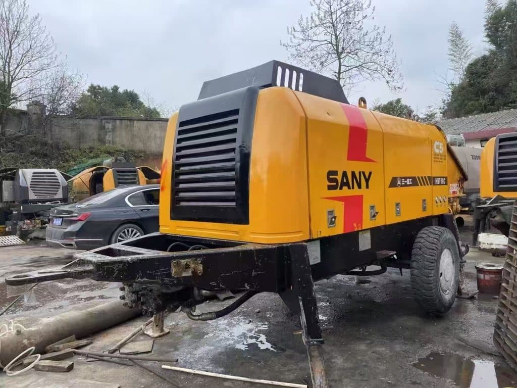 Used concrete trailer pump