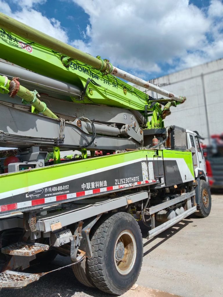 Zoomlion 37m Concrete Pump Truck