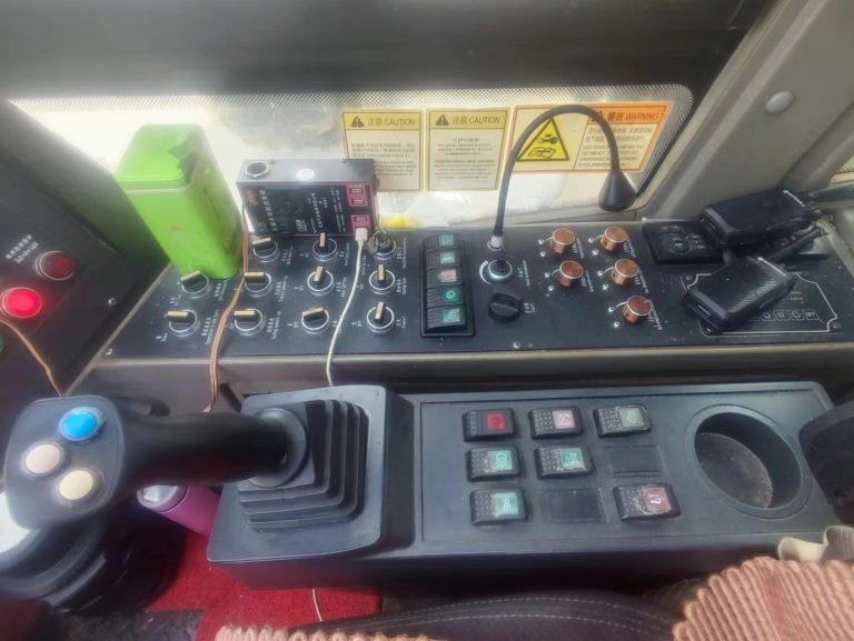 Macara pe șenile XCMG 200 T