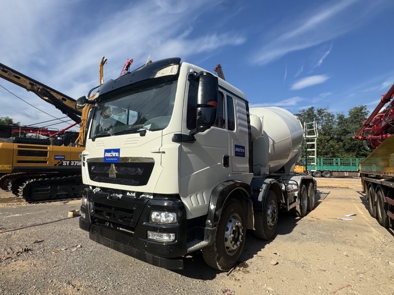 Camión de hormigón premezclado usado