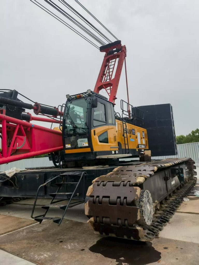 Grúa sobre orugas SANY SCC2600A