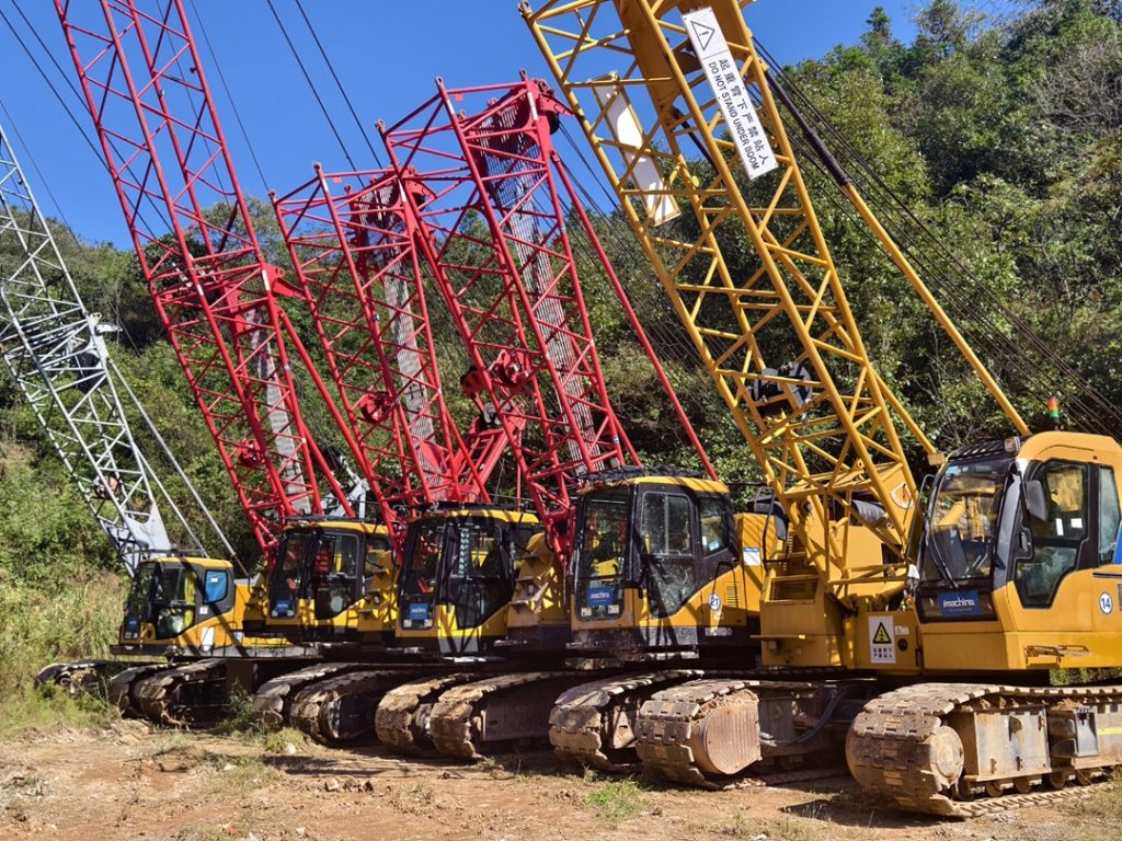imachine crawler crane yard