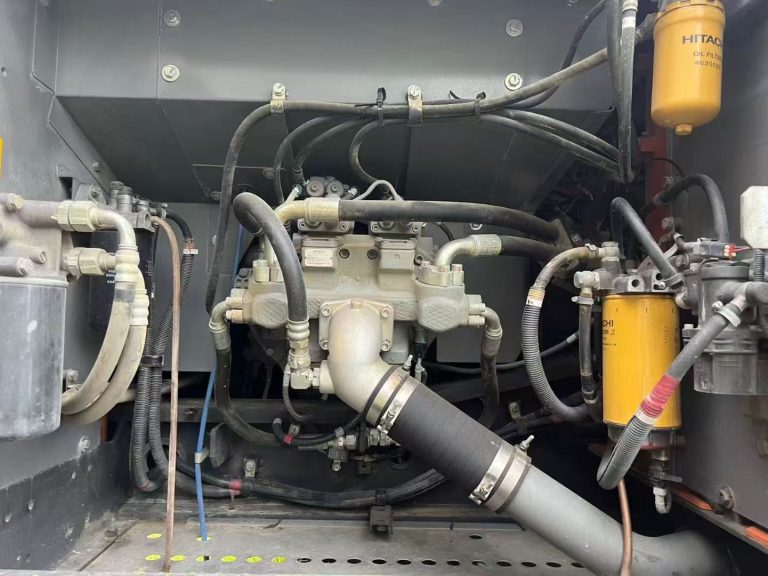 Ekskavator Hitachi ZX240 bekas pakai
