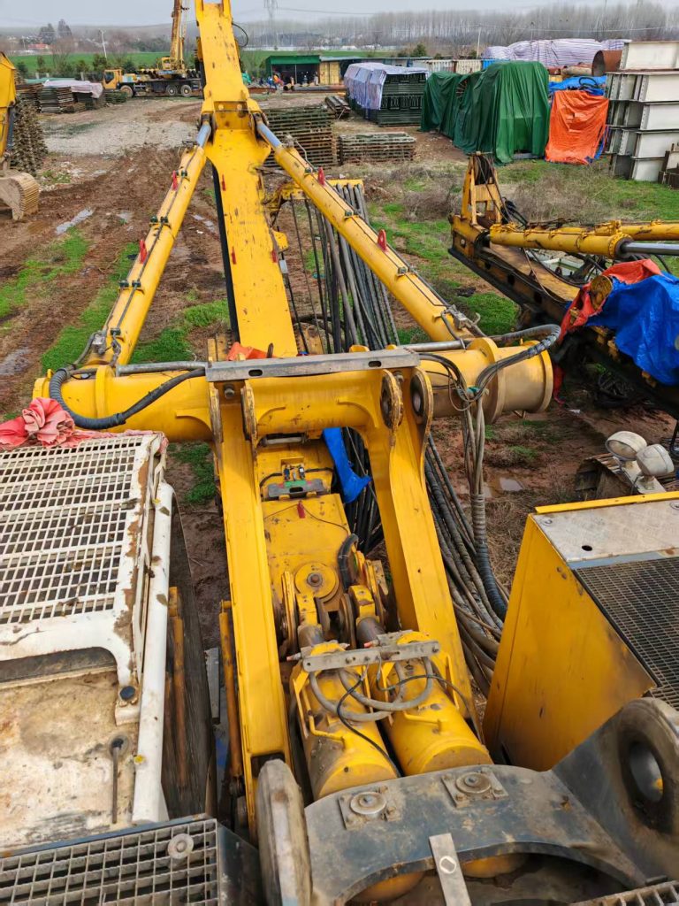 Plataforma de perforación rotativa Bauer BG 30