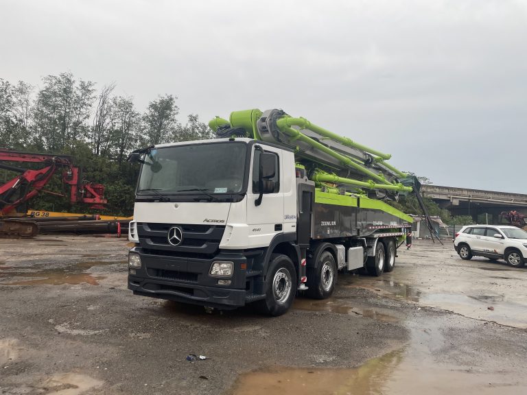 2018 Zoomlion 56m Boom Pump Truck