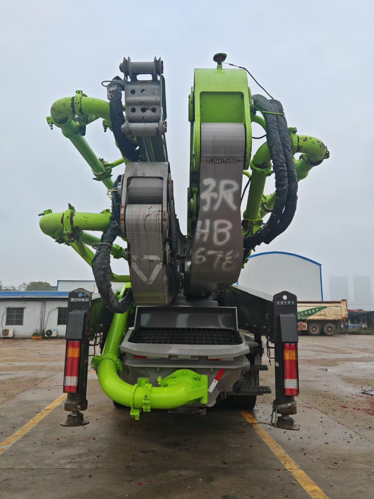 ZOOMLION Scania 62m Truck-mounted Concrete Pump