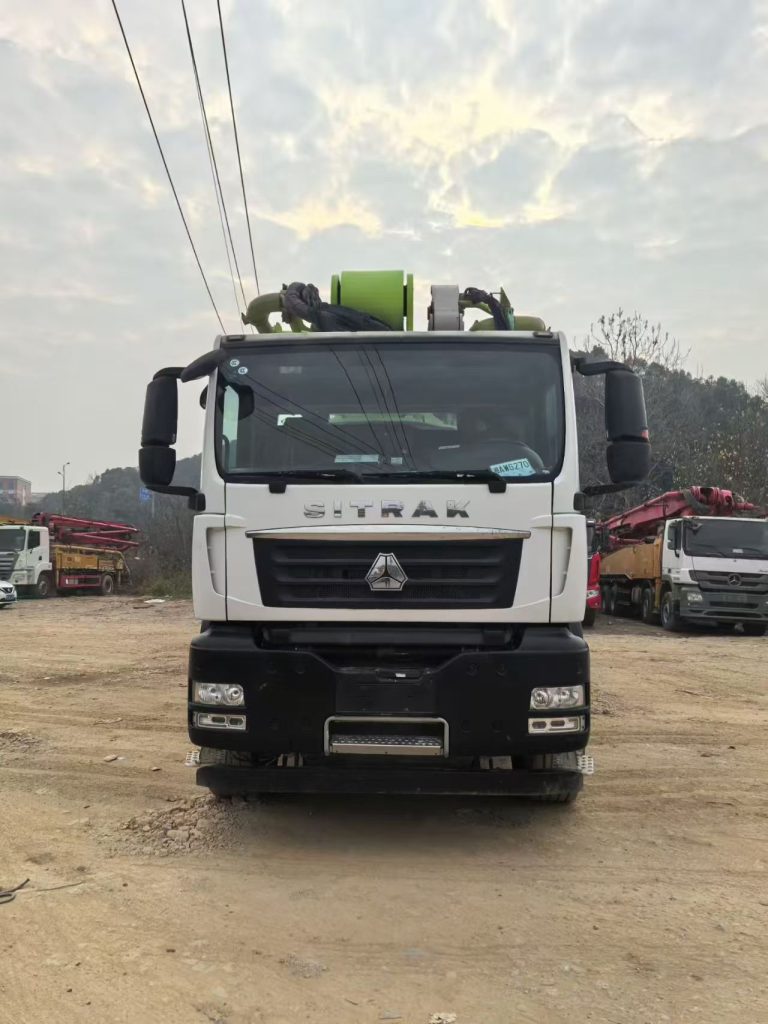 ZOOMLION 70m Truck-mounted Concrete Pump
