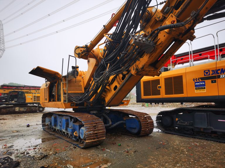 BAUER BG26 PILING RIG