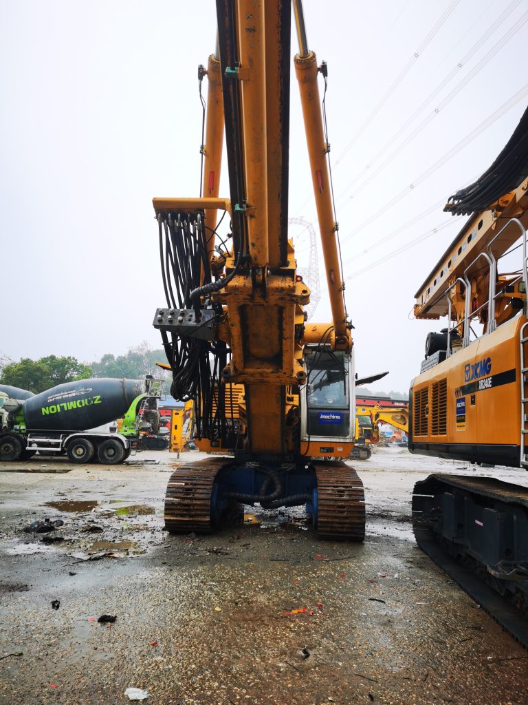 BAUER BG26 PILING RIG