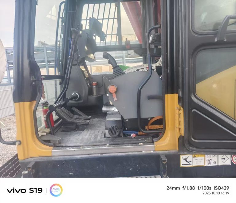 SANY 180-ton track-mounted crane