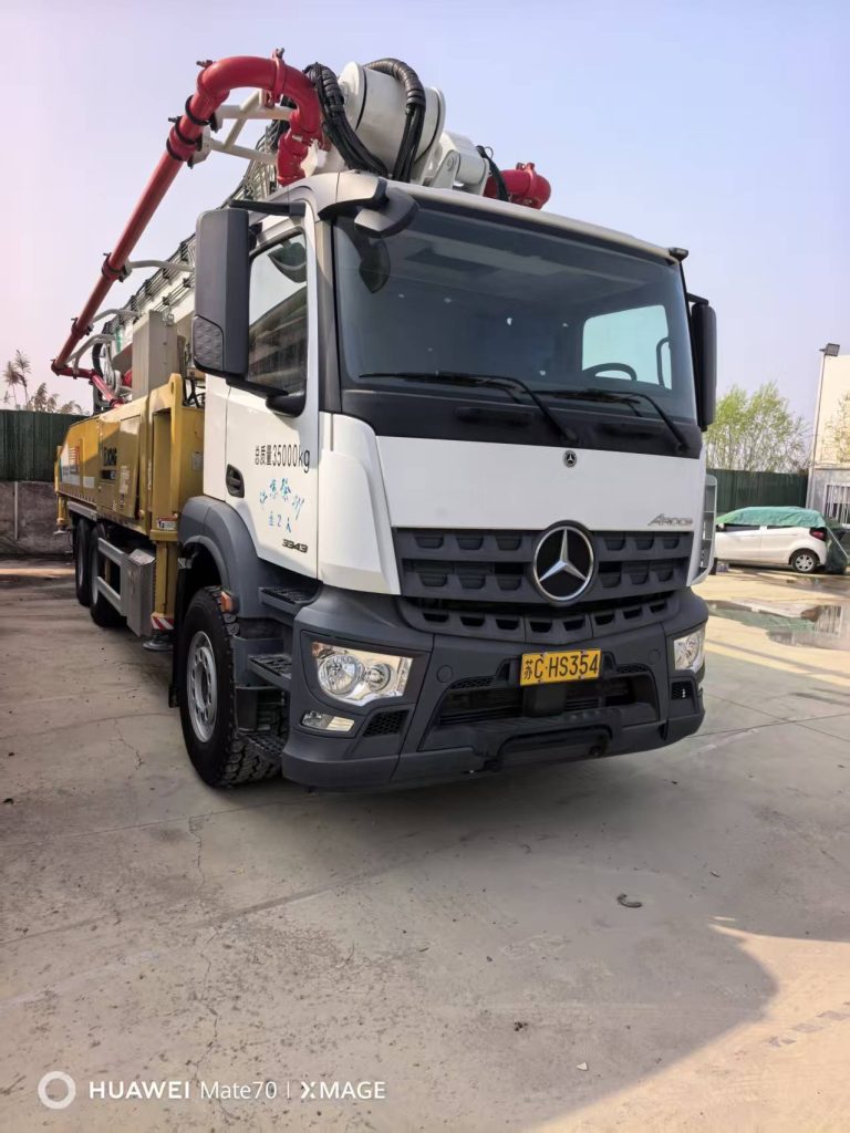 XCMG 52m truck-mounted boom pump