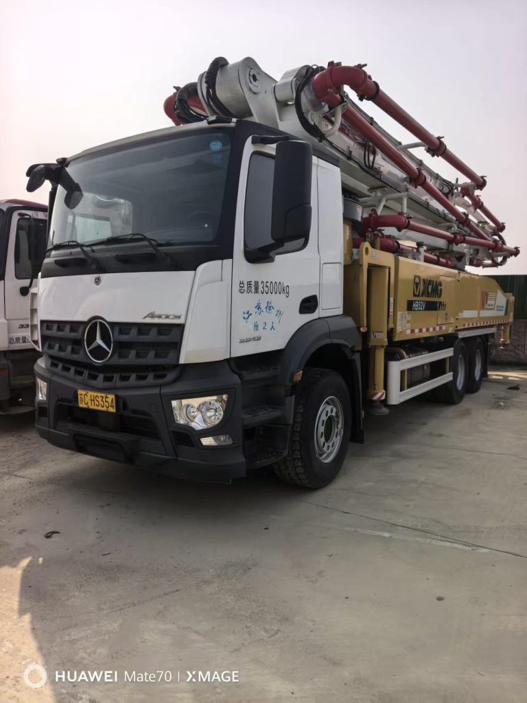 XCMG 52m truck-mounted boom pump