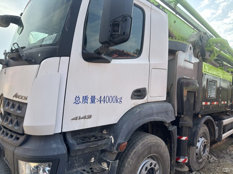 ZOOMLION 63m boom pump