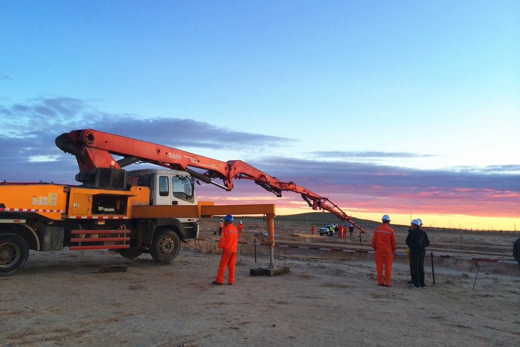 Sany pump truck operating in the desert
SANY Mobile Concrete Pump for Oman SEZAD