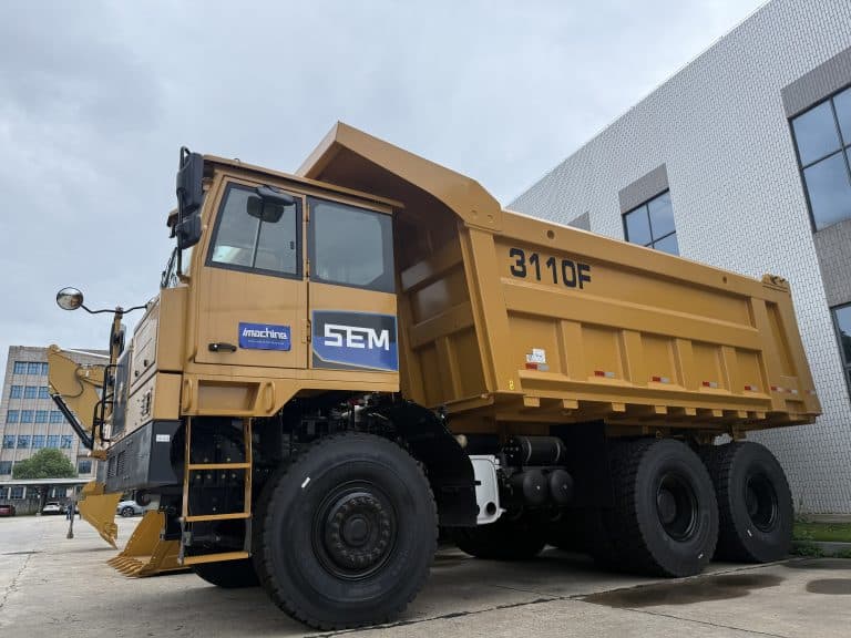 Camion-benne à caisse large SEM 3110F
