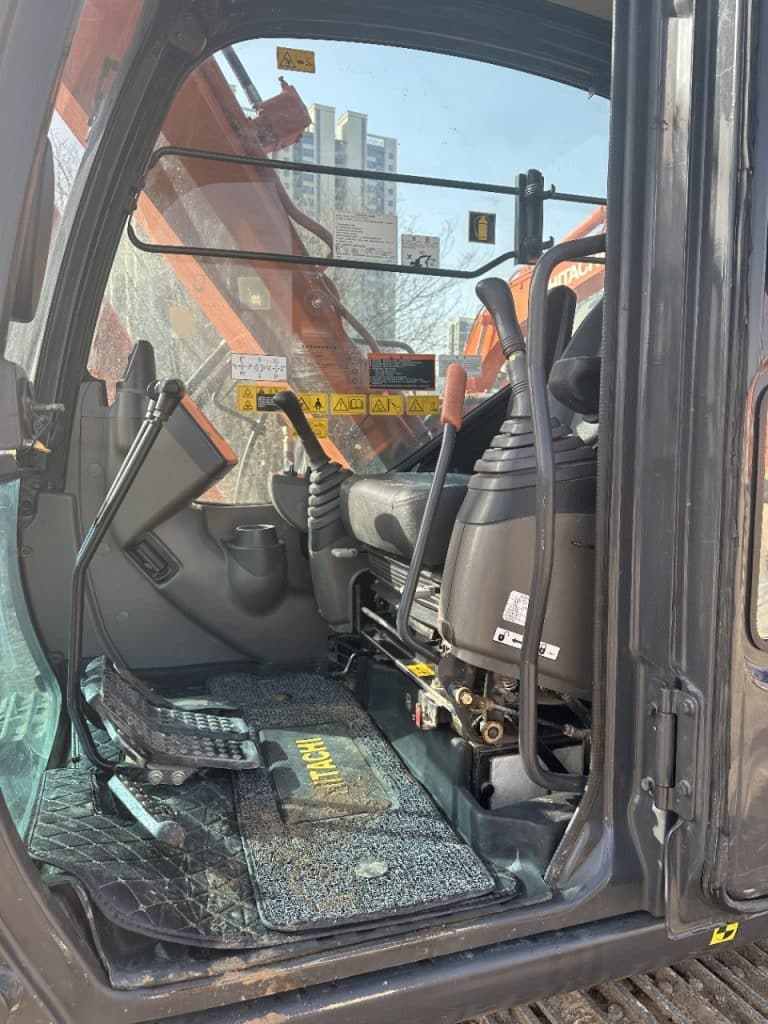 hitachi zx70 excavator