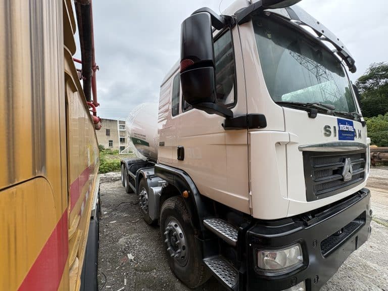XCMG 12 m3 cement truck