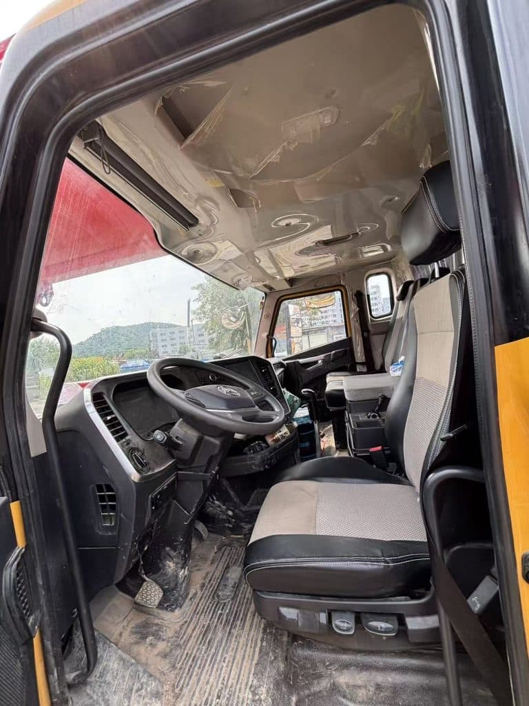 2024 SANY STC1000C7-8 100 Ton Truck Crane - View 5