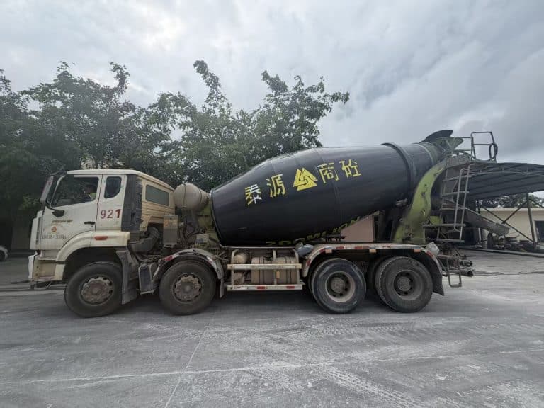 Truk Mixer 12 m3 Dijual