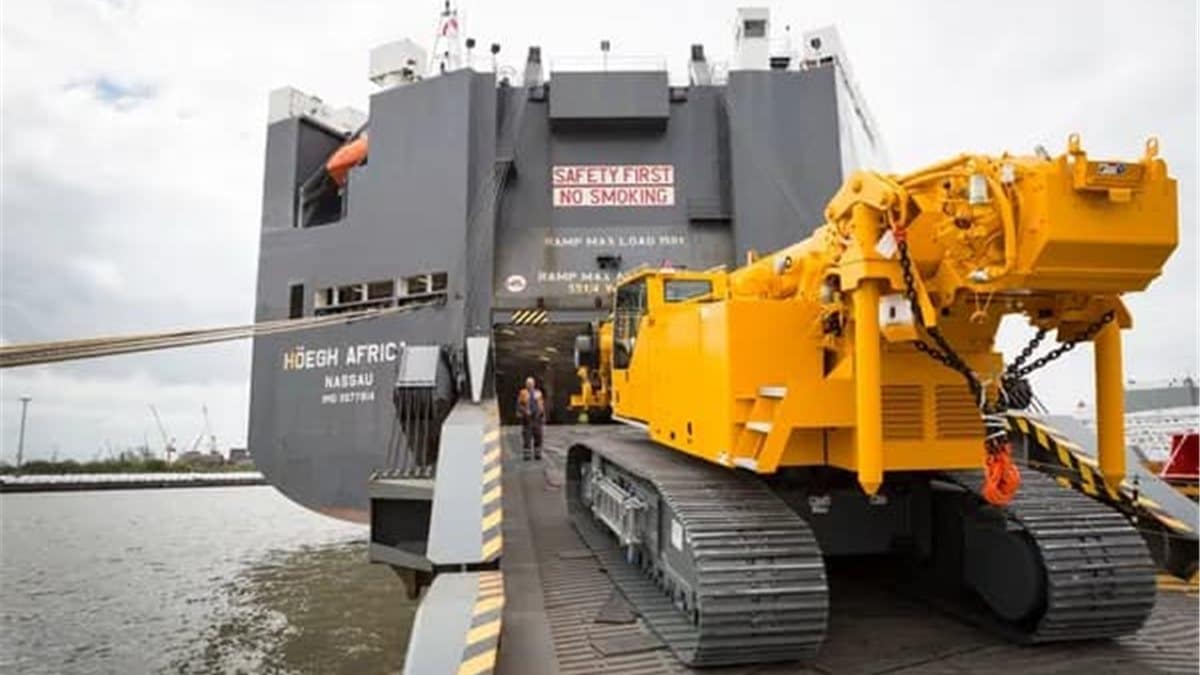 Ro-Ro shipping method for construction machinery